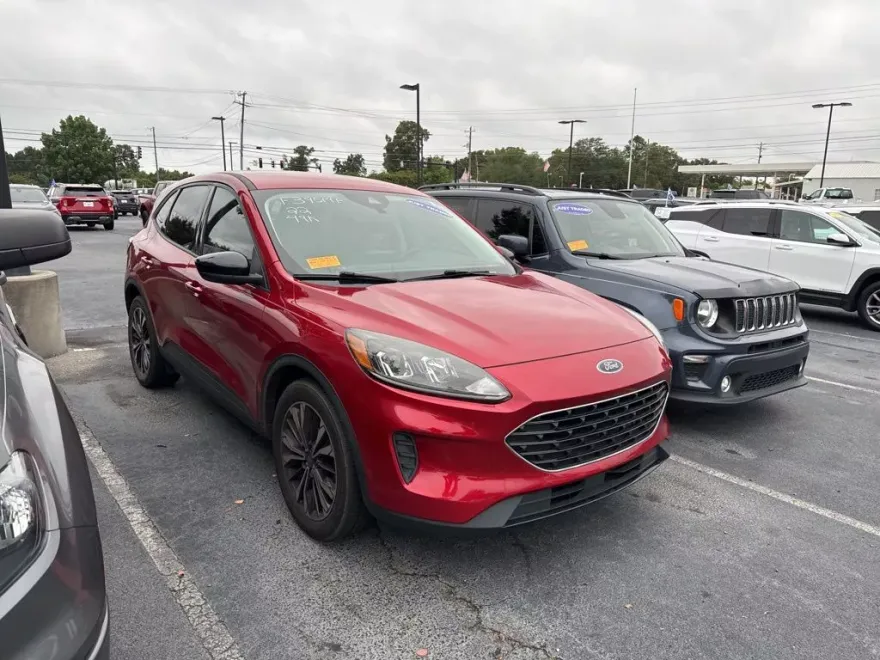 2022 Ford Escape SE Sport photo 1