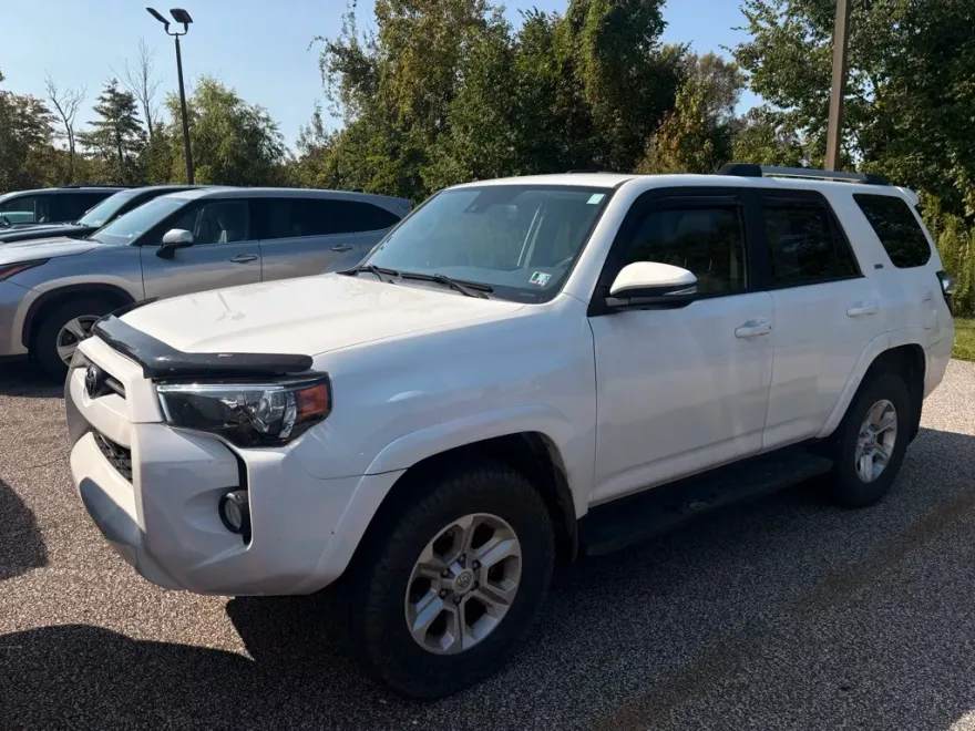 2020 Toyota 4Runner SR5 Premium photo 1