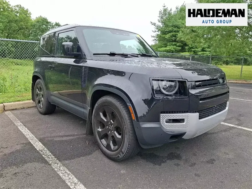 2023 Land Rover Defender 90 S photo 1