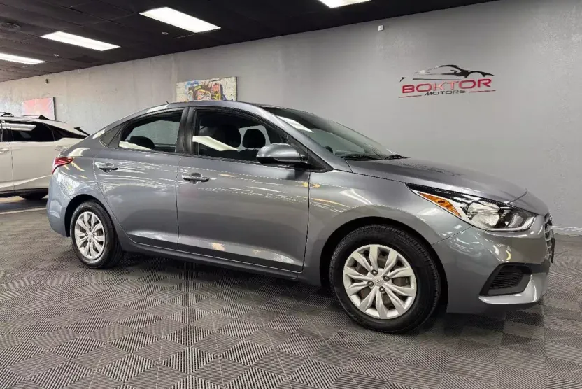 2020 Hyundai Accent SEL photo 1