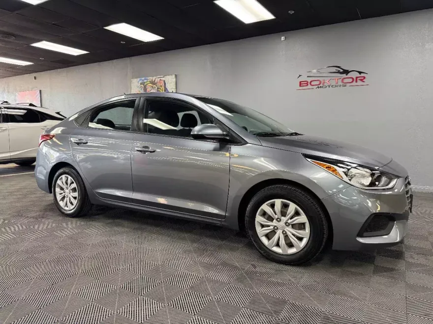 2020 Hyundai Accent SEL photo 1