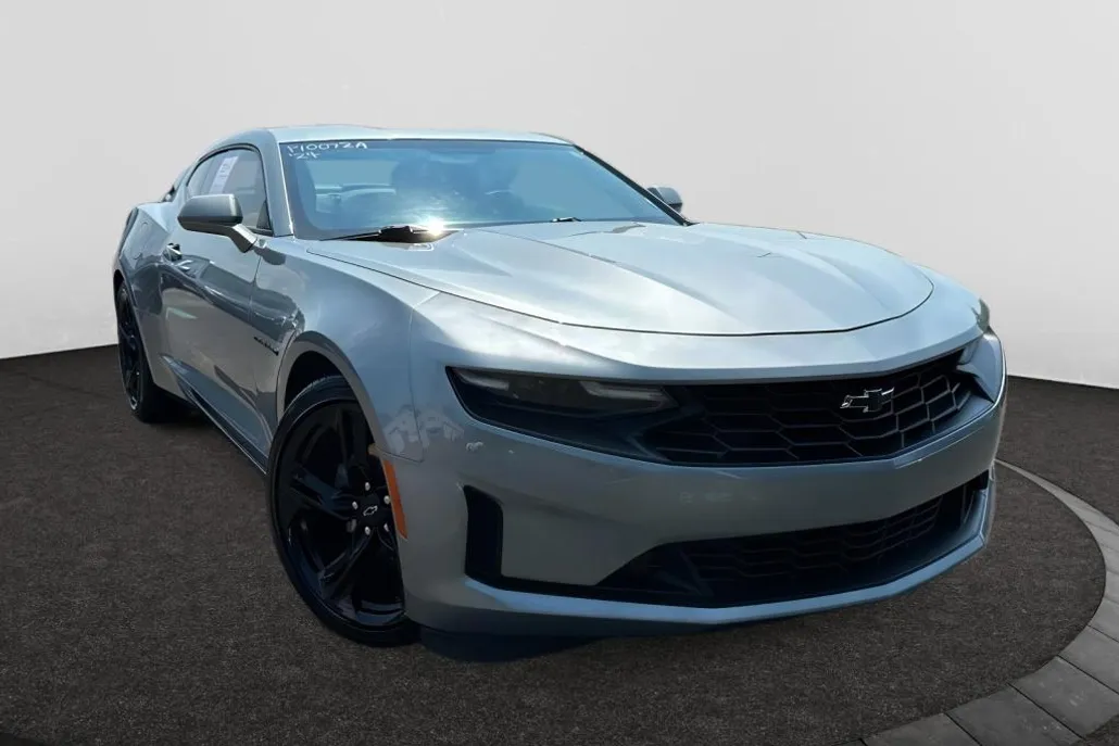 2024 Chevrolet Camaro 2LT photo 1