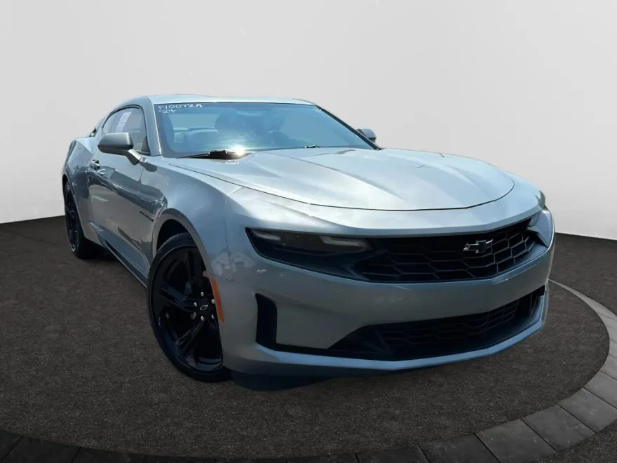 2024 Chevrolet Camaro 2LT photo 1
