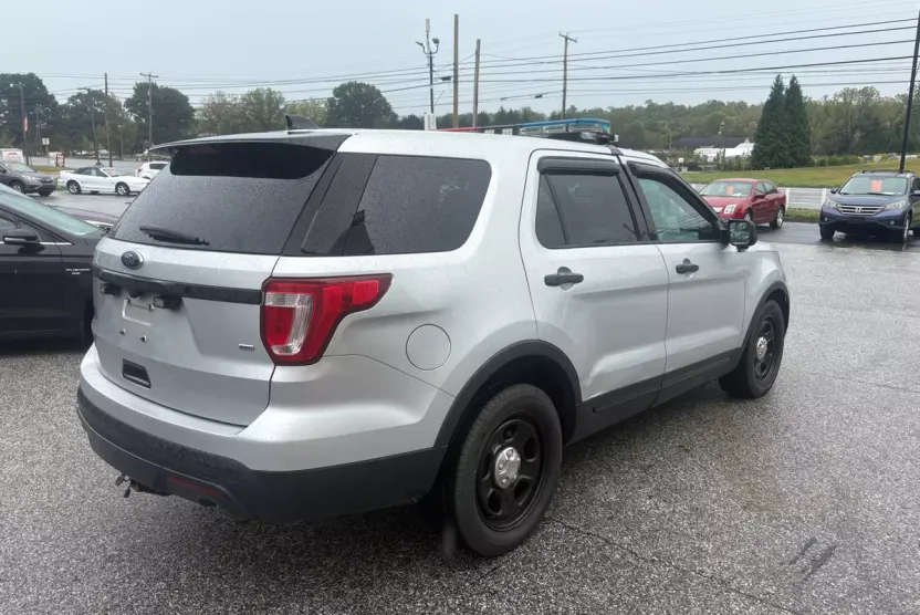 2016 Ford Explorer photo 1