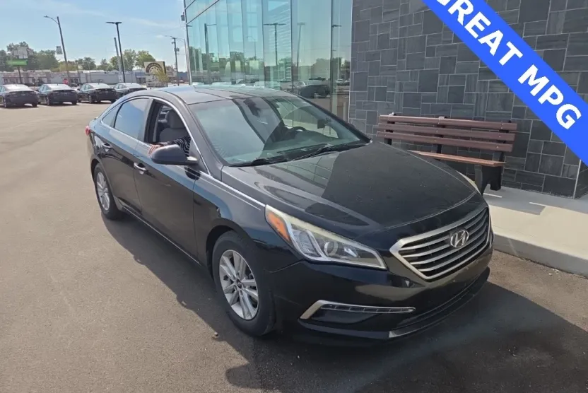 2015 Hyundai Sonata SE photo 1