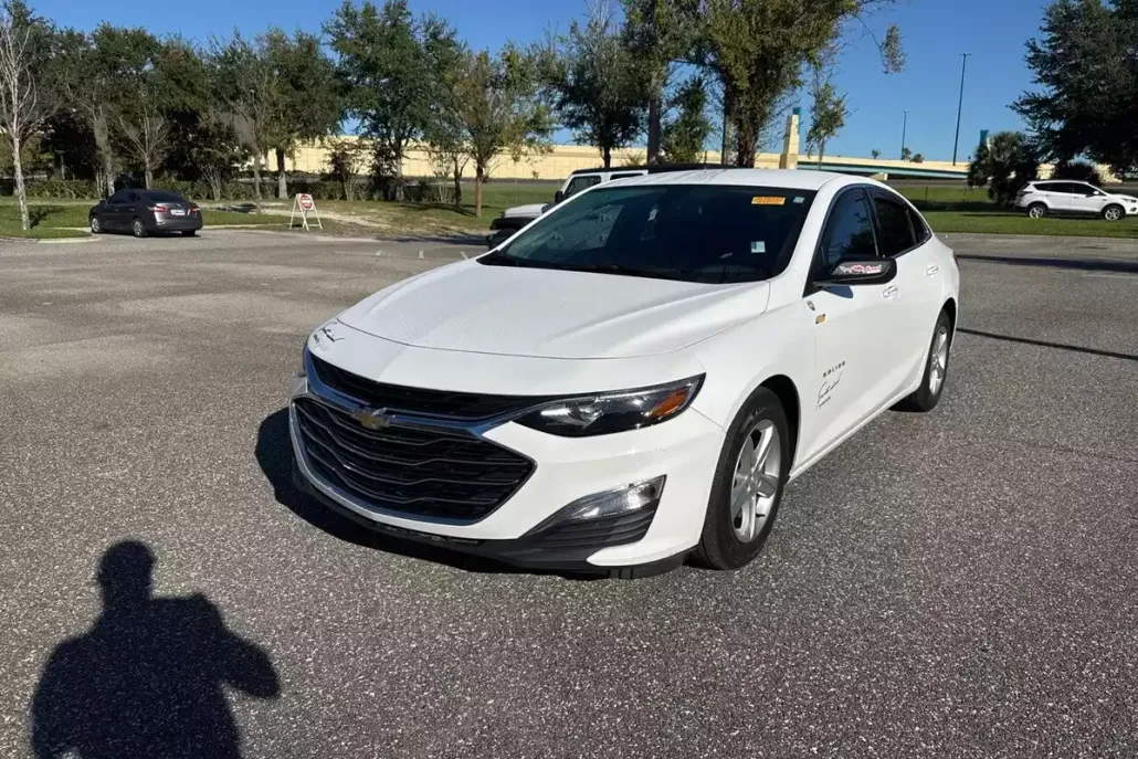 2022 Chevrolet Malibu LS photo 1