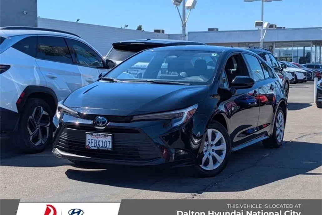 2023 Toyota Corolla Hybrid LE photo 1