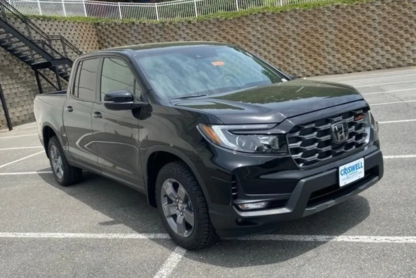 2025 Honda Ridgeline TrailSport photo 1