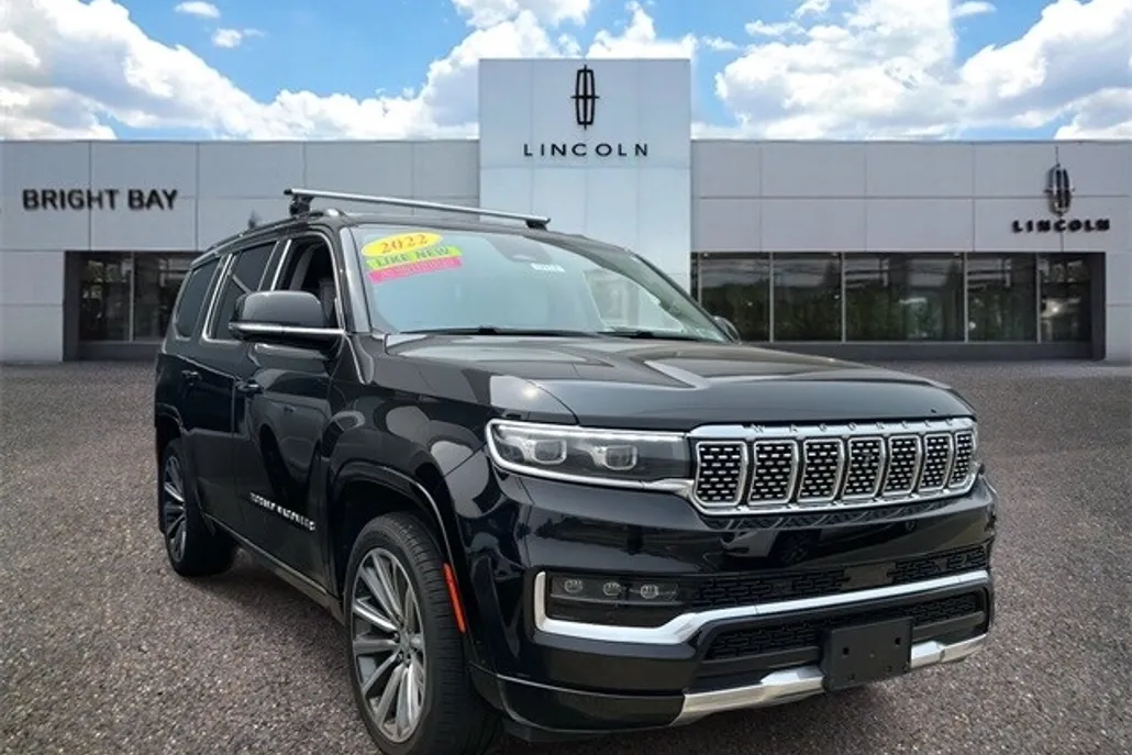 2022 Jeep Grand Wagoneer II photo 1
