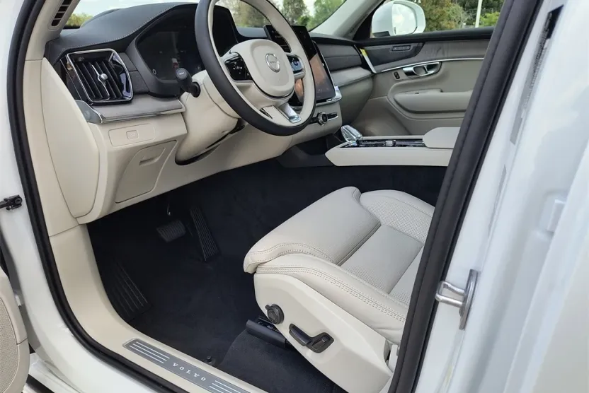 2026 Volvo XC90 photo 1