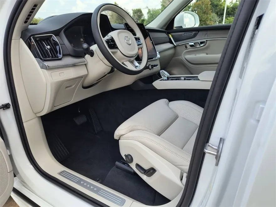 2026 Volvo XC90 photo 1