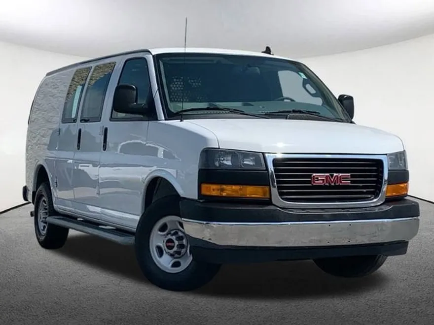 2022 Gmc Savana Cargo 2500 photo 1