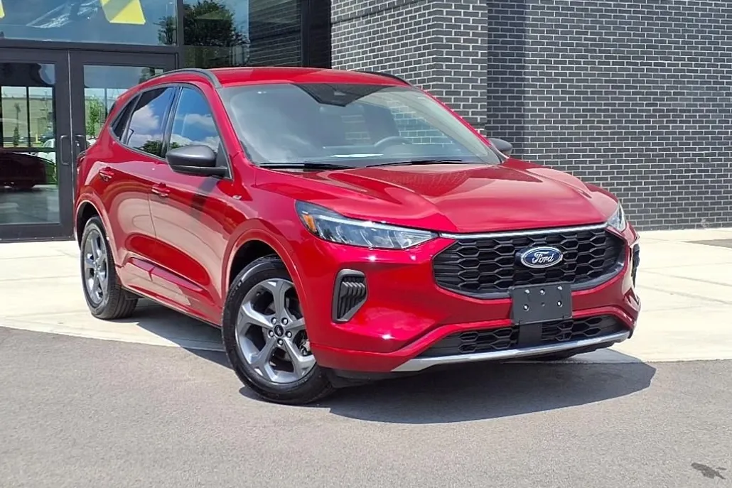 2023 Ford Escape ST-Line photo 1
