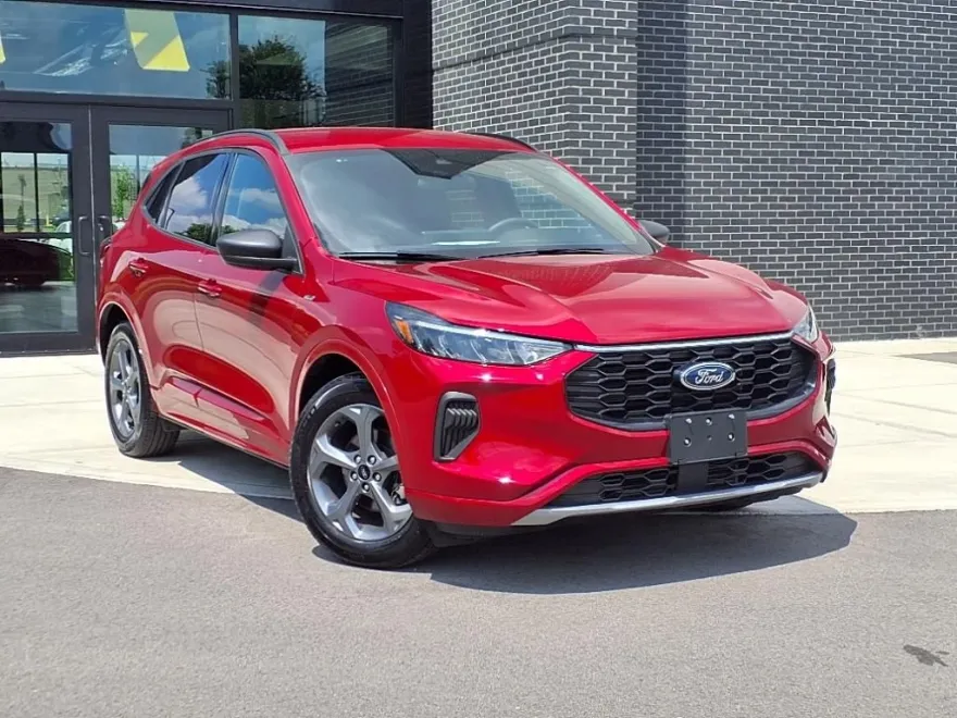 2023 Ford Escape ST-Line photo 1