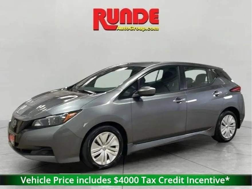 2023 Nissan Leaf S photo 1