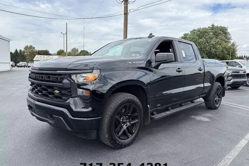 2023 Chevrolet Silverado 1500 Custom photo 1