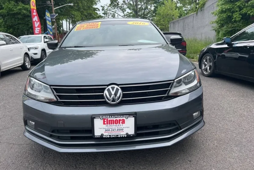 2016 Volkswagen Jetta 1.8T Sport photo 1