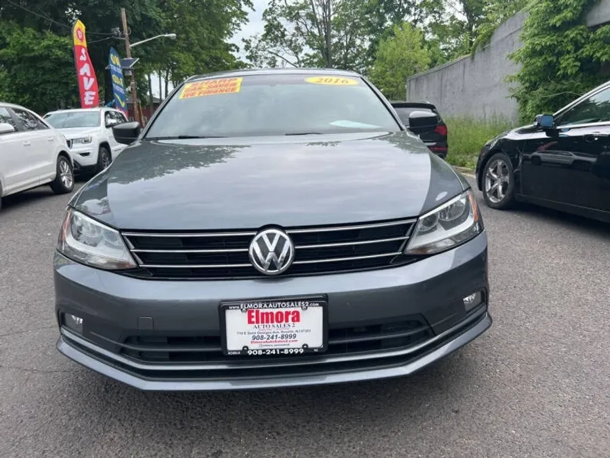 2016 Volkswagen Jetta 1.8T Sport photo 1