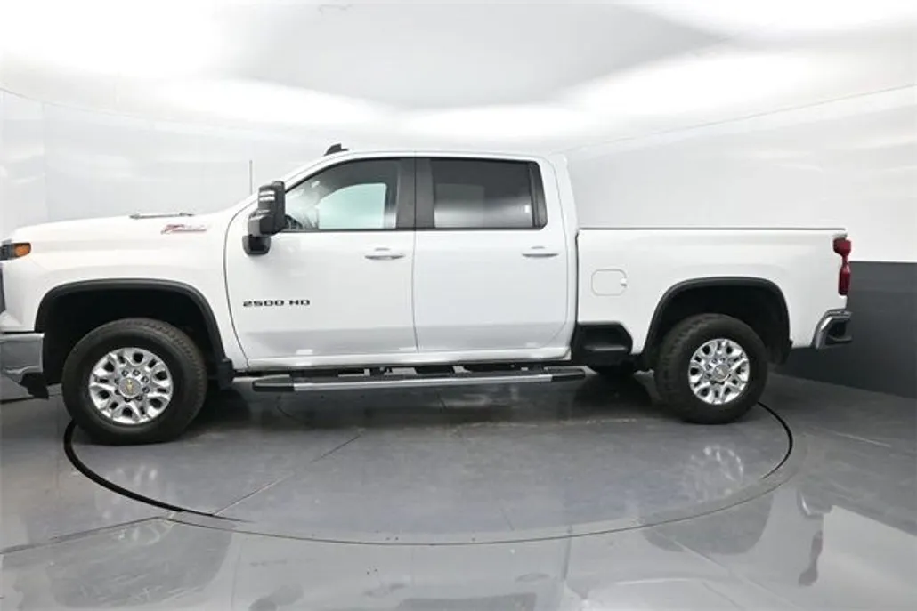 2024 Chevrolet Silverado 2500HD LT photo 1