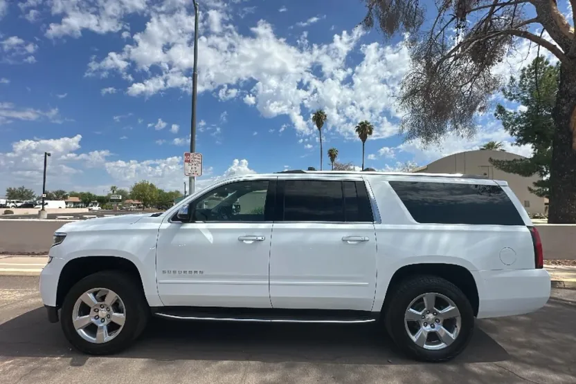 2018 Chevrolet Suburban Premier photo 1