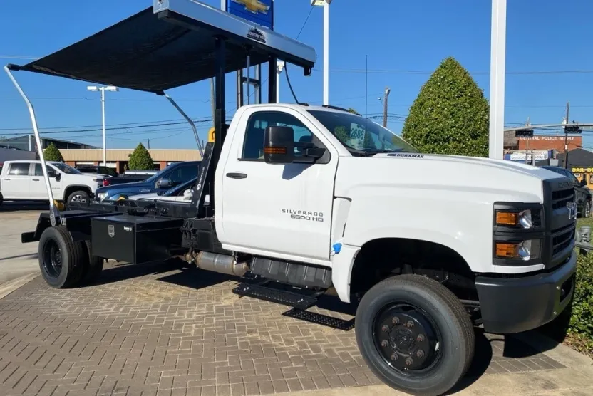 2023 Chevrolet Silverado 6500HD Work Truck photo 1