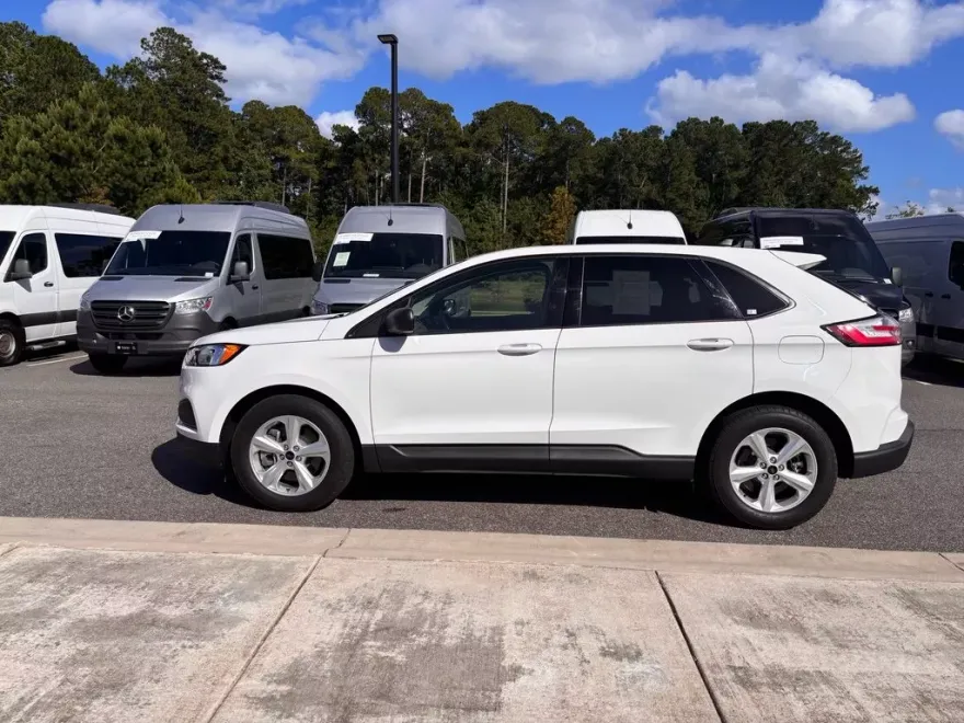2023 Ford Edge SE photo 1