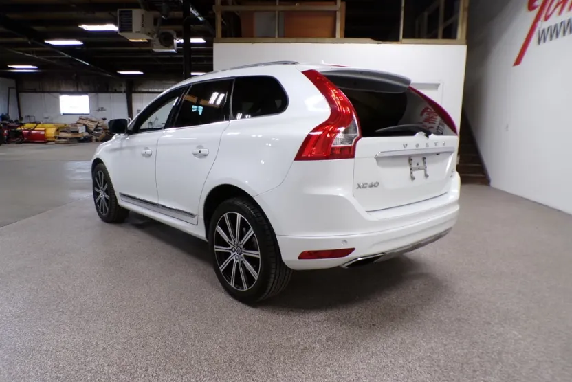 2017 Volvo XC60 Inscription photo 1
