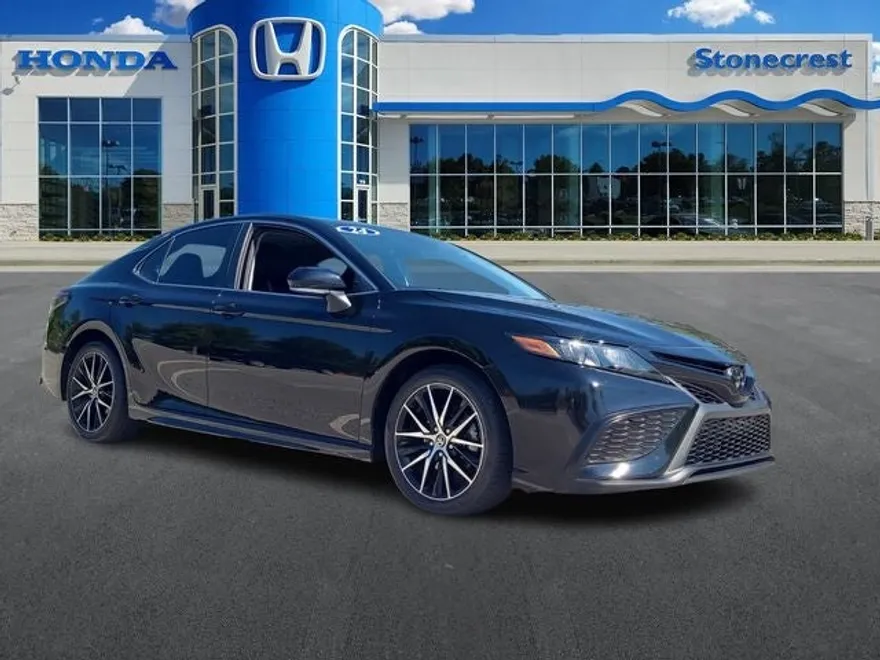 2024 Toyota Camry SE photo 1