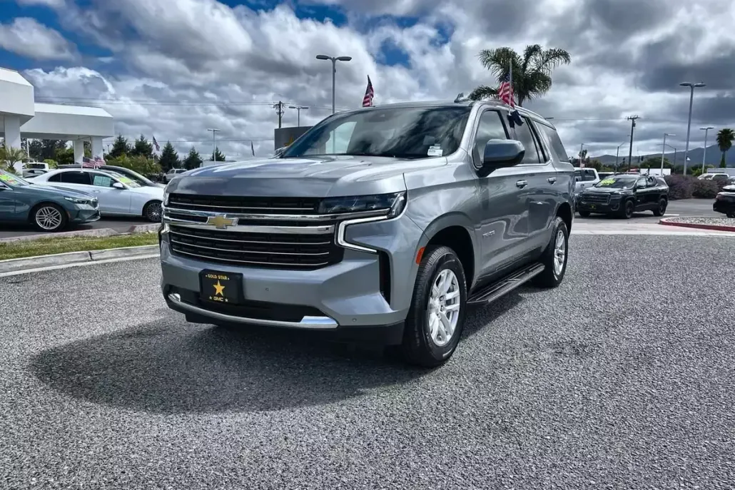 2023 Chevrolet Tahoe LT photo 1