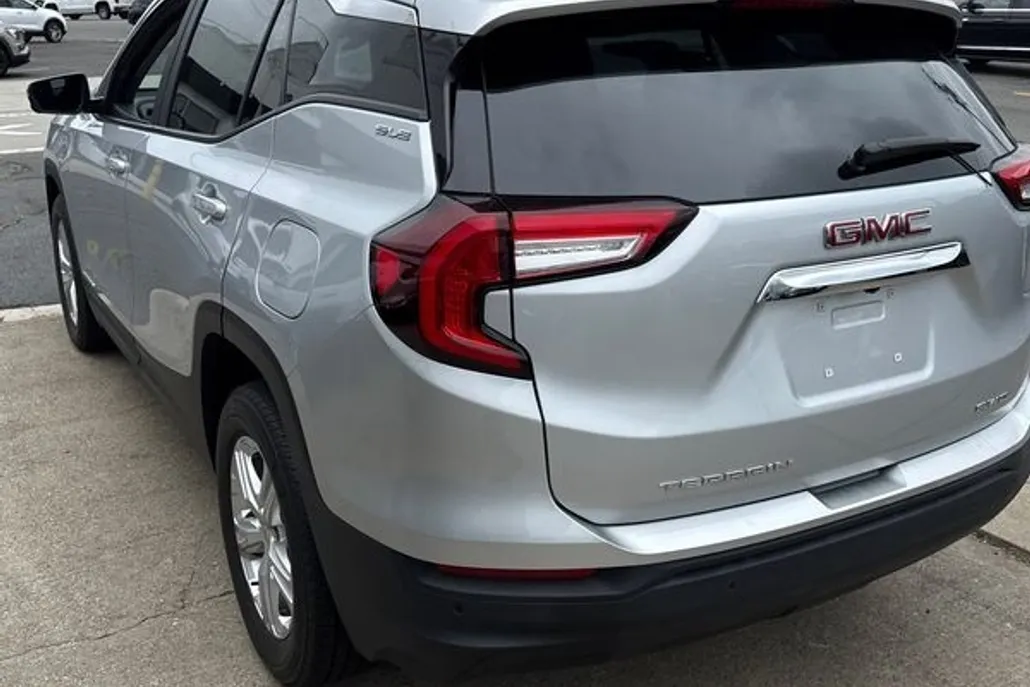 2022 Gmc Terrain SLE photo 1