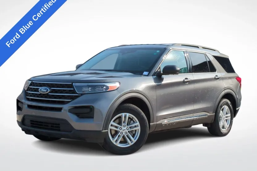 2023 Ford Explorer XLT photo 1