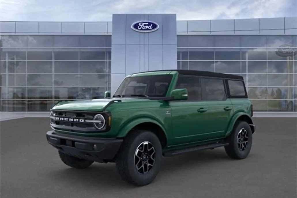 2024 Ford Bronco Outer Banks photo 1