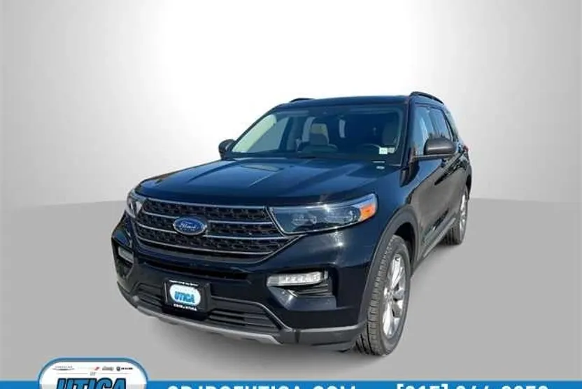 2023 Ford Explorer XLT photo 1