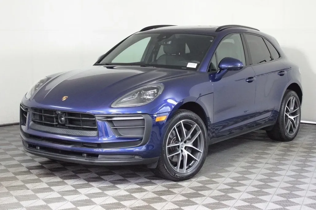 2025 Porsche Macan Base photo 1
