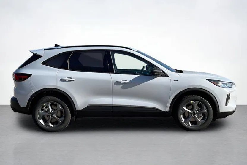 2026 Ford Escape ST-Line photo 1