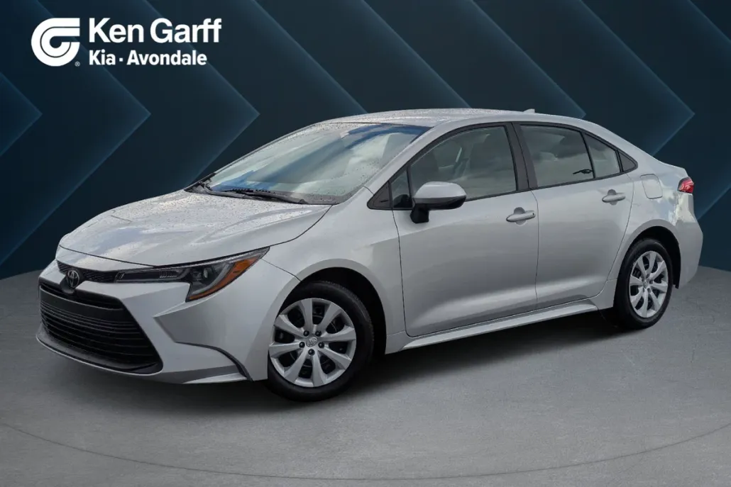 2024 Toyota Corolla LE photo 1