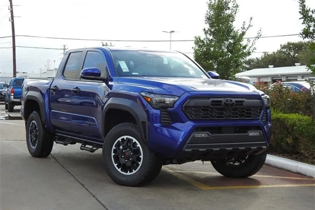 2024 Toyota Tacoma TRD Off-Road photo 1