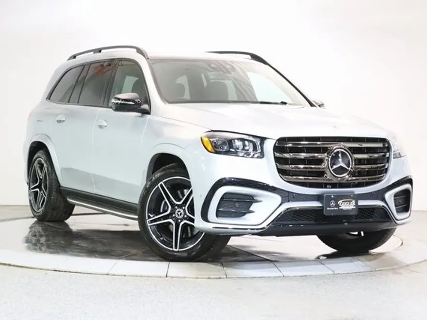2025 Mercedes Benz GLS 450 4MATIC photo 1