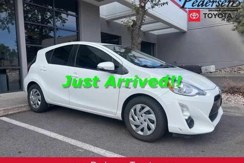 2015 Toyota Prius C Four photo 1