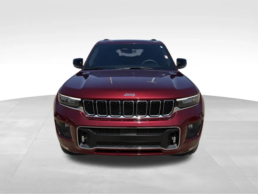 2023 Jeep Grand Cherokee Overland photo 1