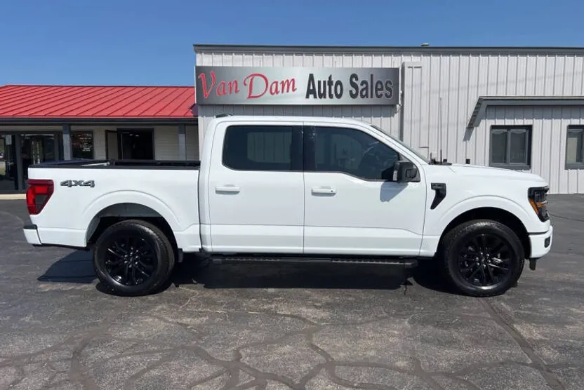 2024 Ford F-150 XLT photo 1