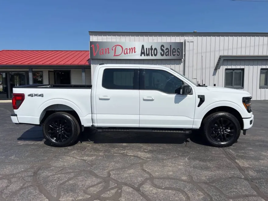 2024 Ford F-150 XLT photo 1