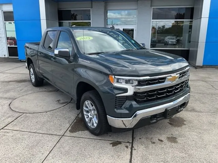 2025 Chevrolet Silverado 1500 LT photo 1