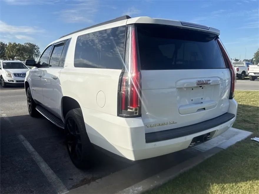 2020 Gmc Yukon XL SLT photo 1