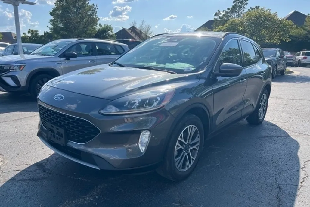 2020 Ford Escape SEL photo 1