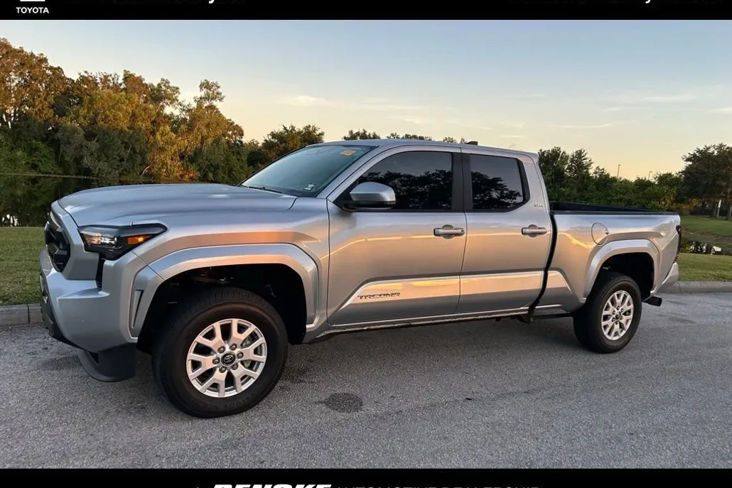 2024 Toyota Tacoma SR5 photo 1