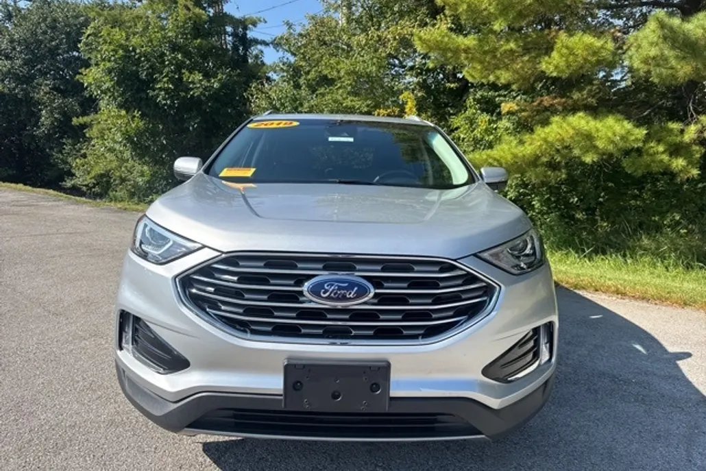 2019 Ford Edge Titanium photo 1