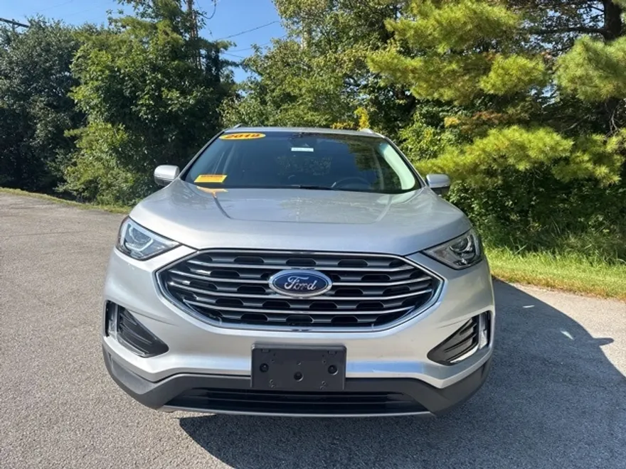2019 Ford Edge Titanium photo 1