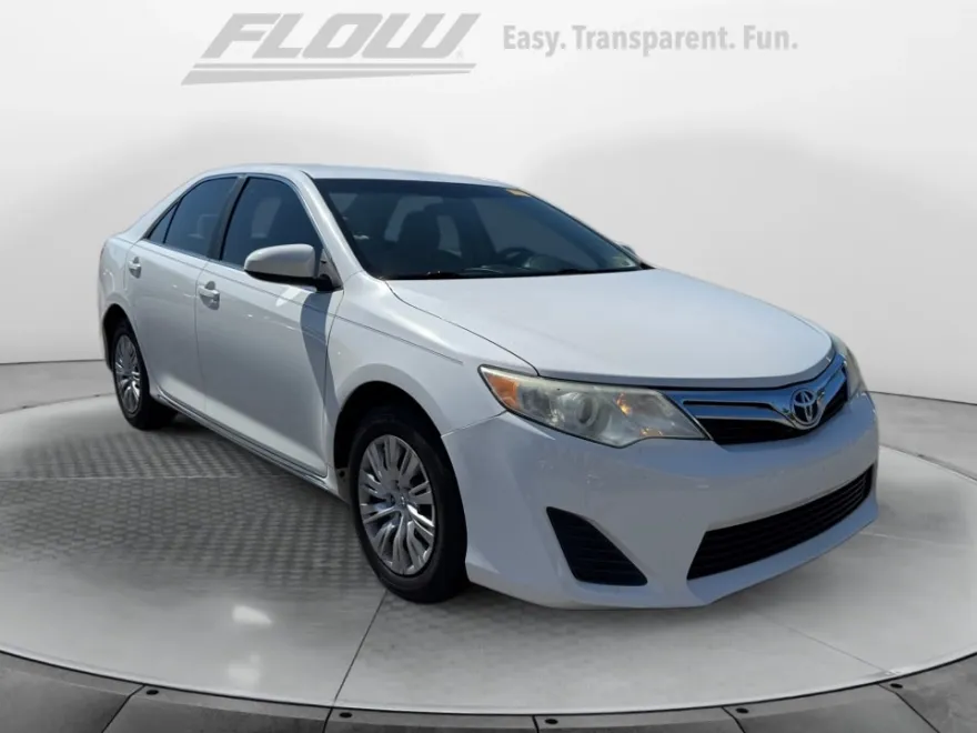 2012 Toyota Camry LE photo 1