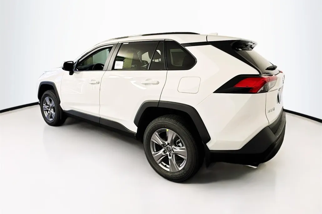 2025 Toyota RAV4 XLE photo 1